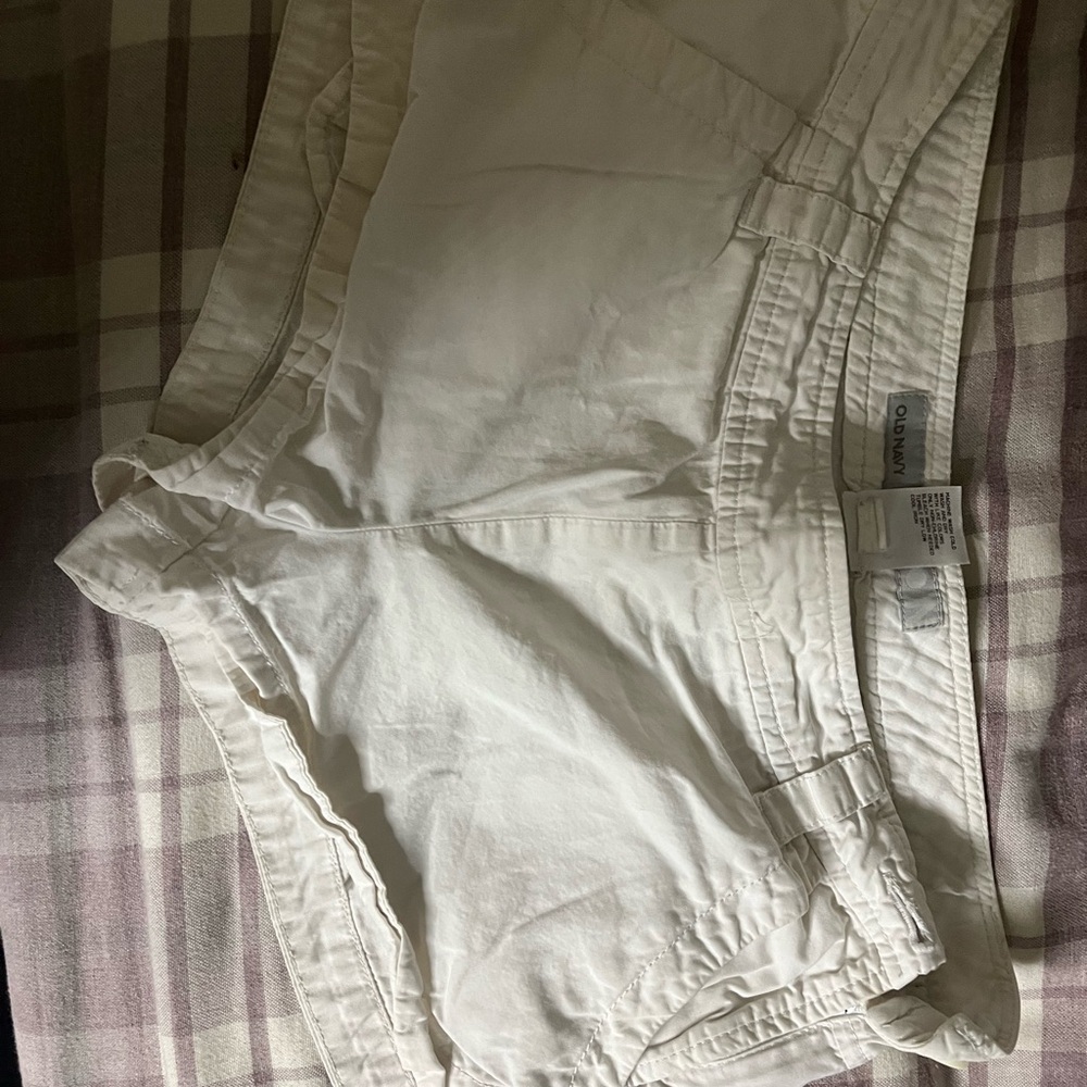 Old Navy Cream Mid Rise Shorts